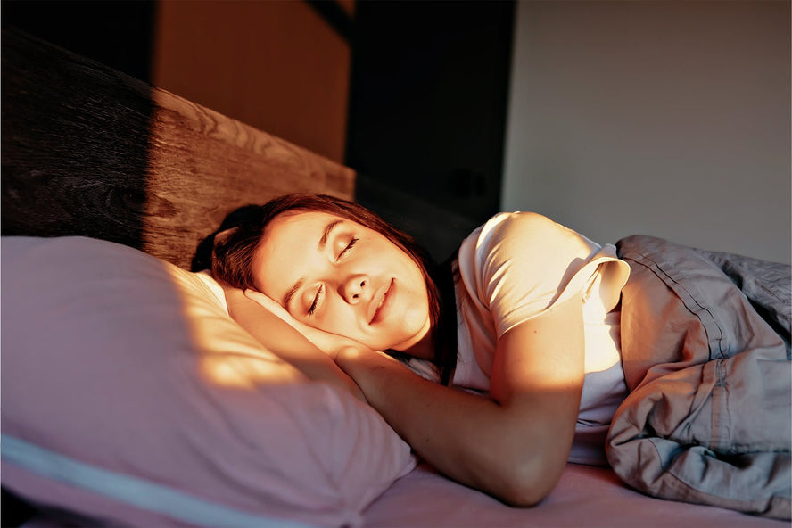 Sleep expert shares 6 tips for sleeping in the heat - Time4Sleep