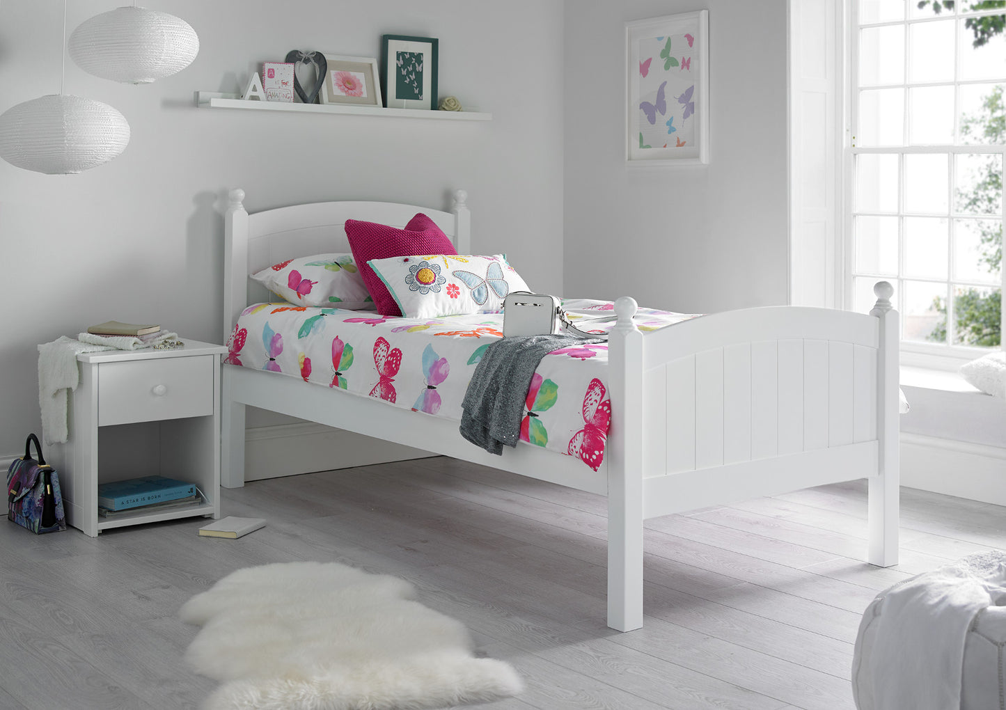 Charleston Solo White Bed Frame Bed time4sleepadmin