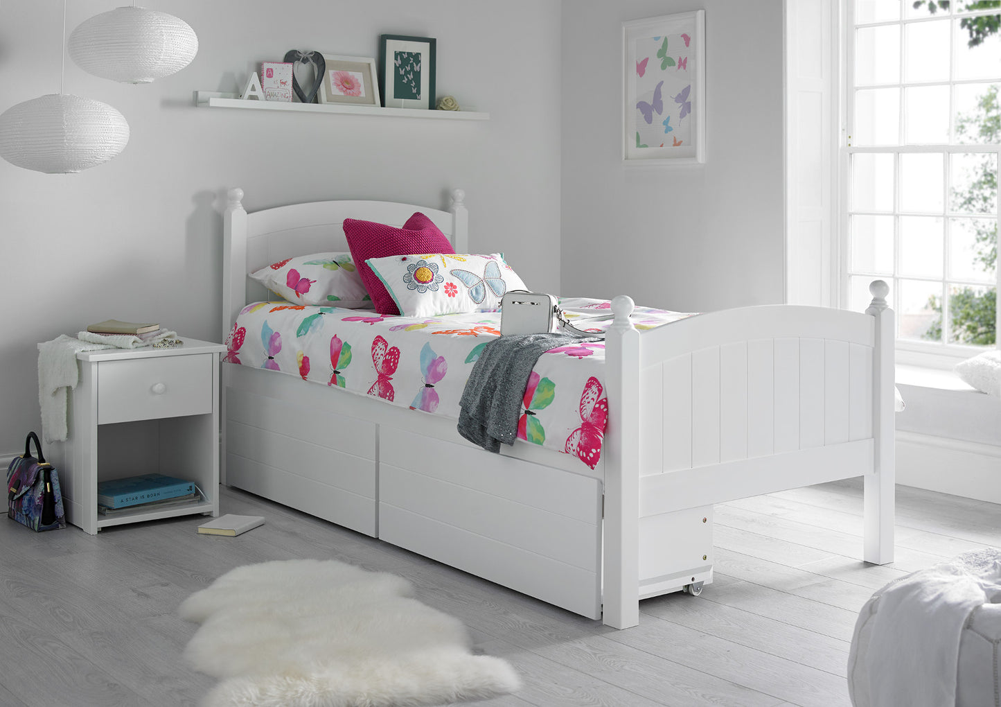 Charleston Solo White Bed Frame Bed time4sleepadmin