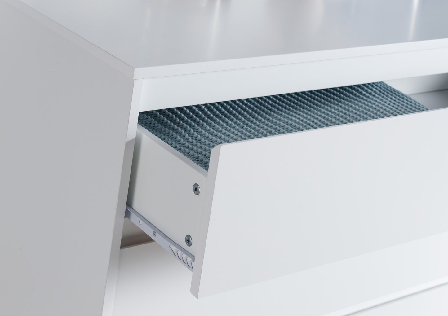 Sofia 4 Drawer White Chest With White Feet Furniture time4sleepadmin