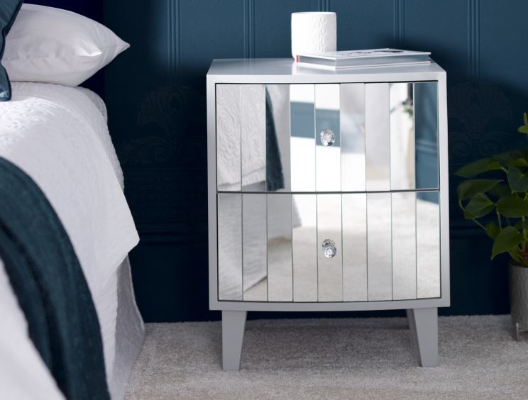 Second hand top bedside tables