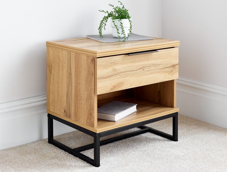 Chicago 1 Drawer Oak Finish Bedside