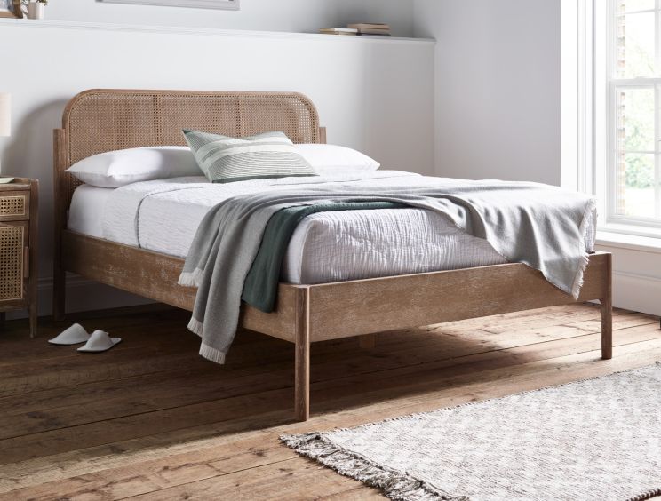 Wicker double store bed frame