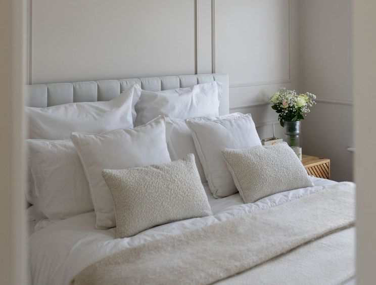Onelife Off White Upholstered Ottoman King Size Bed Frame