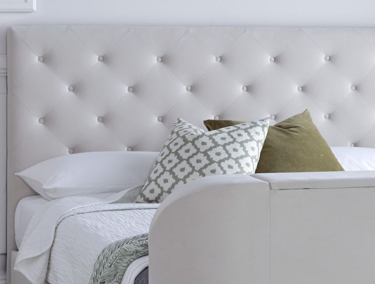 White tufted bed hot sale king