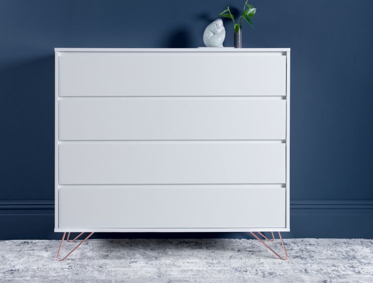 White chest of outlet drawers 110cm wide