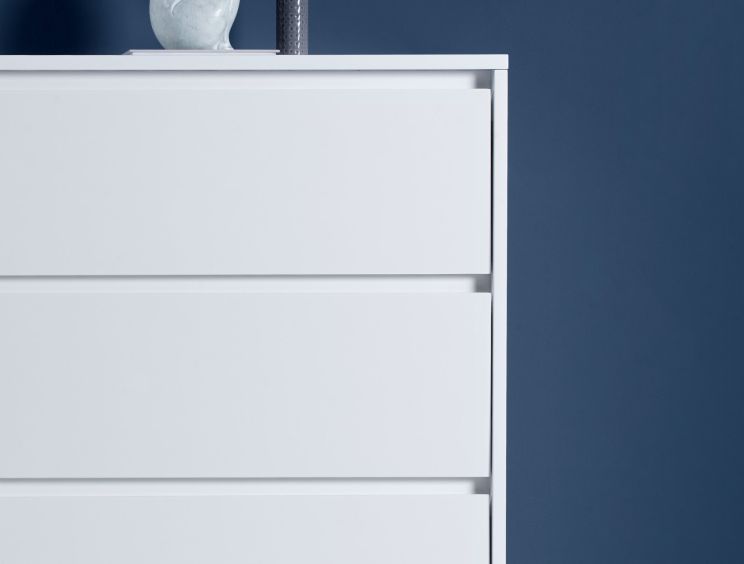 Sofia 4 Drawer Chest White With White Feet