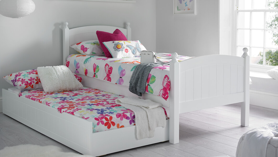 white beds for girls