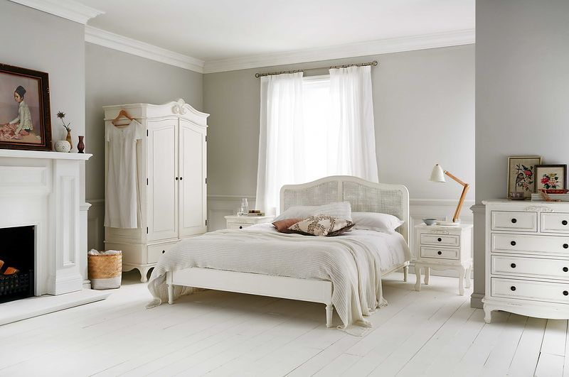 White and discount rattan bed